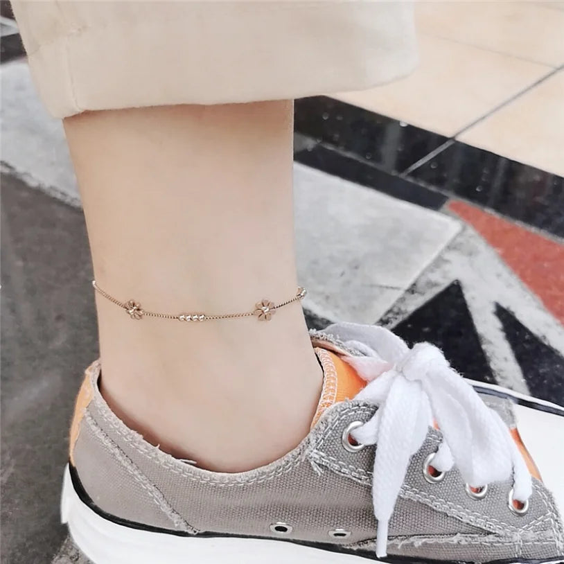 Elegant Daisy Anklets