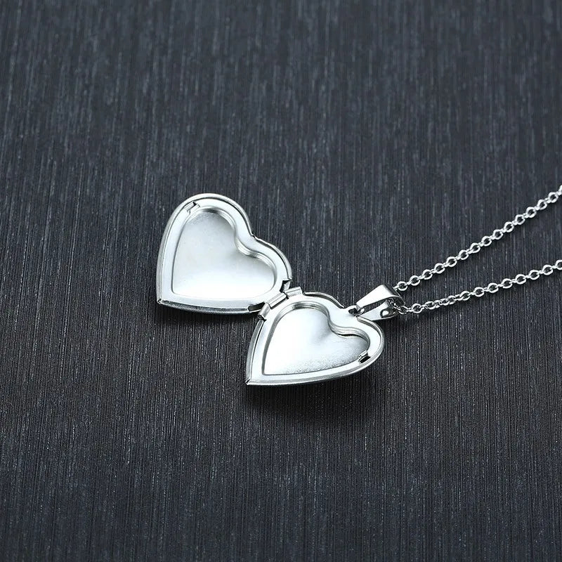 Heart Openable Photo Frame Necklace