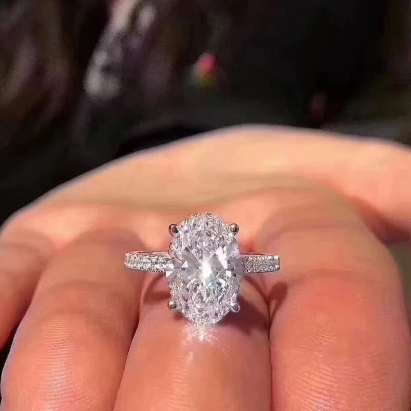 Oval Cut Diamond Rings