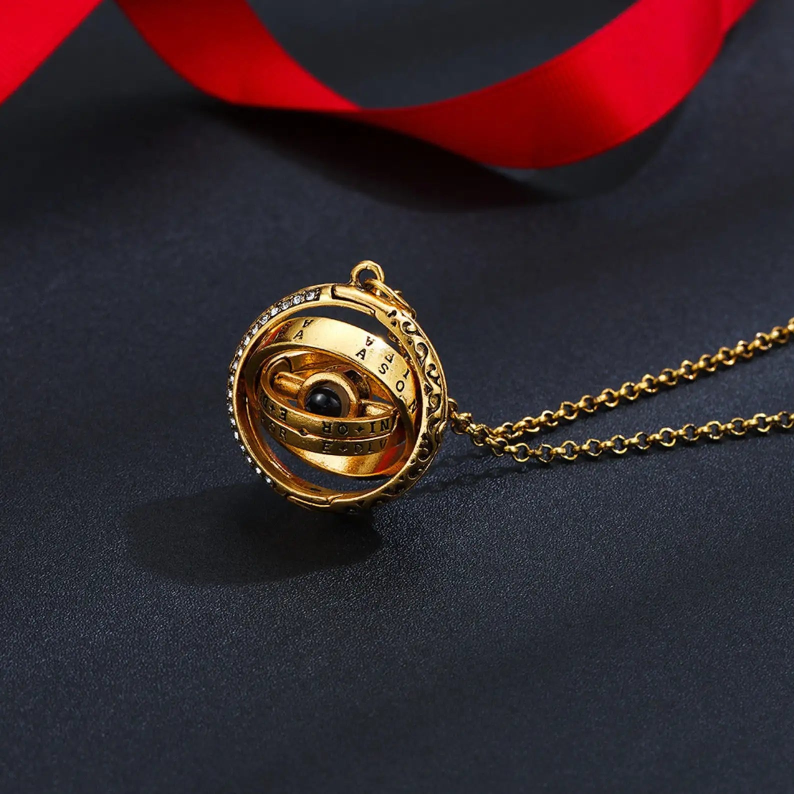 40566633529402|40566633562170