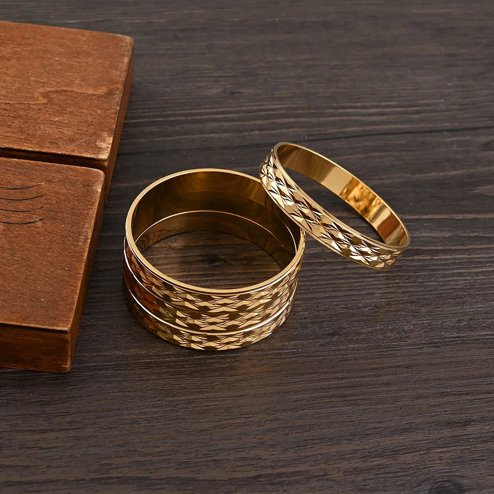 Gold Color Cute Bangle