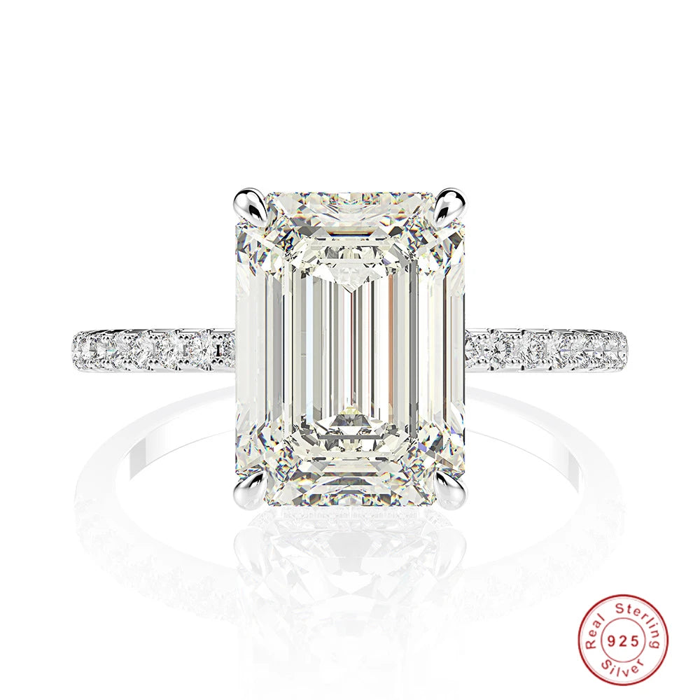 Oval Cut Diamond Rings