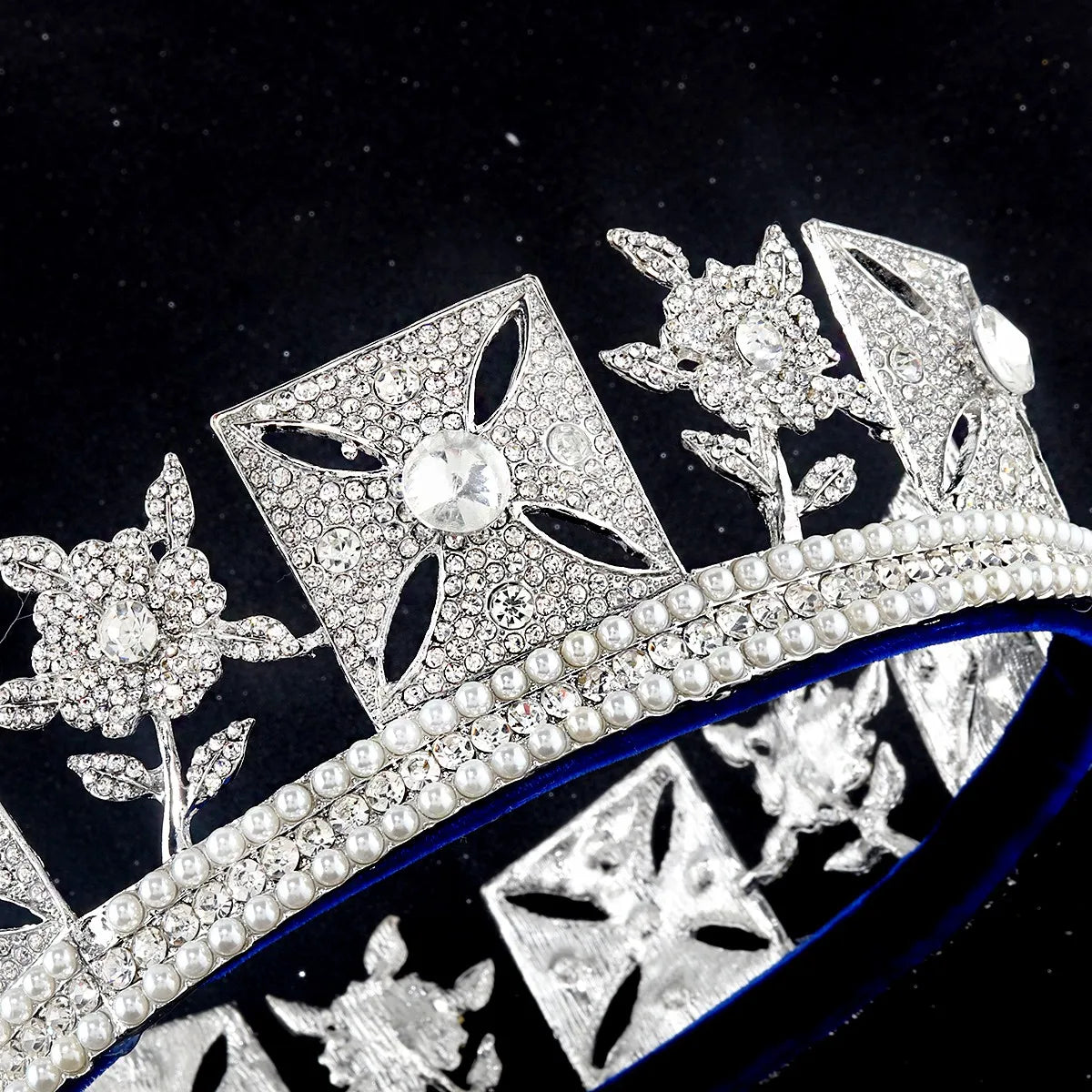 Round Big Pearls Crown